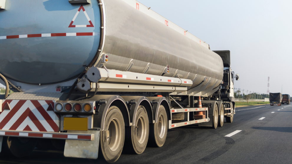 Fuel tanker