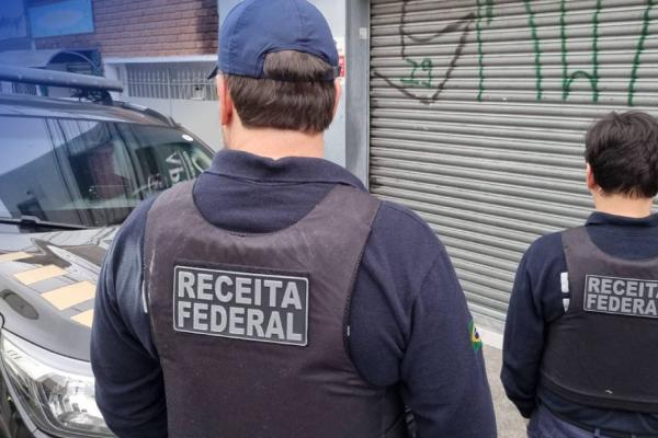 Policemen from the back